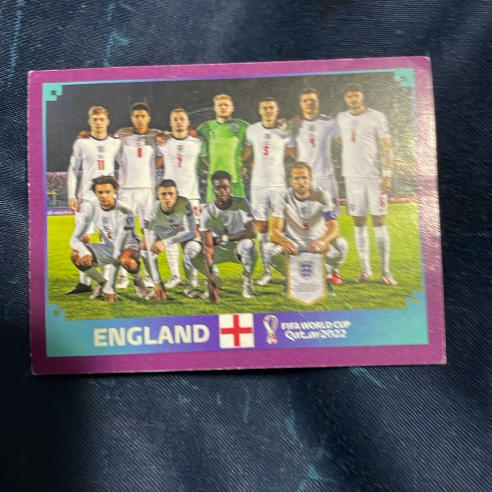 Purple outline England squad World Cup 2022 sticker